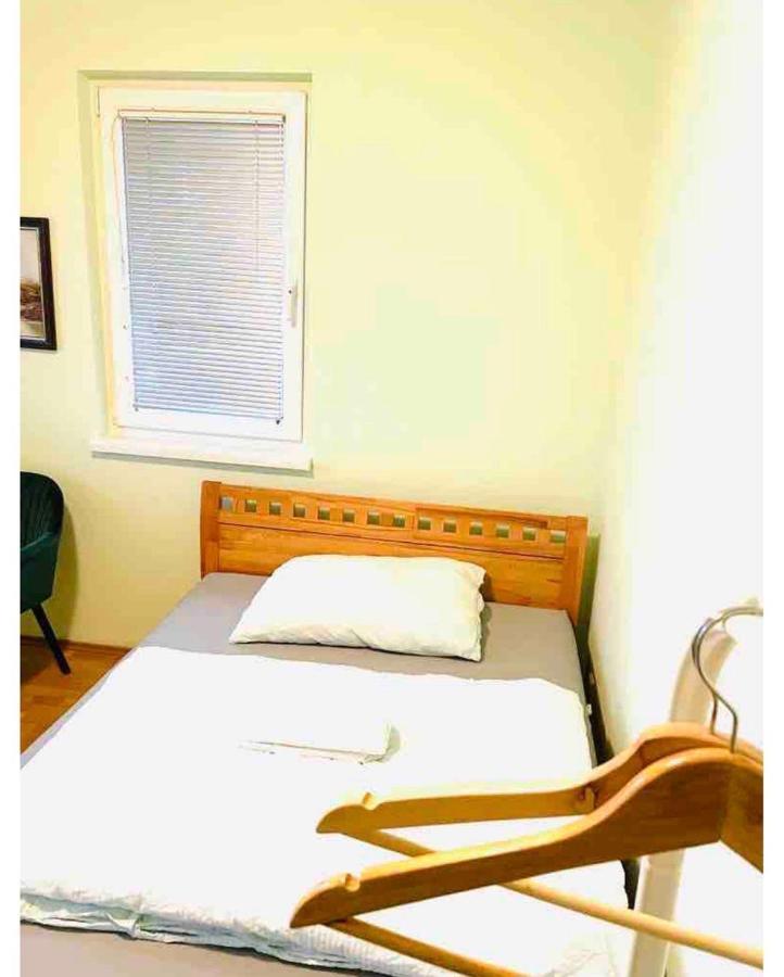 Das Zimmer Im Wiener Haus Exterior foto